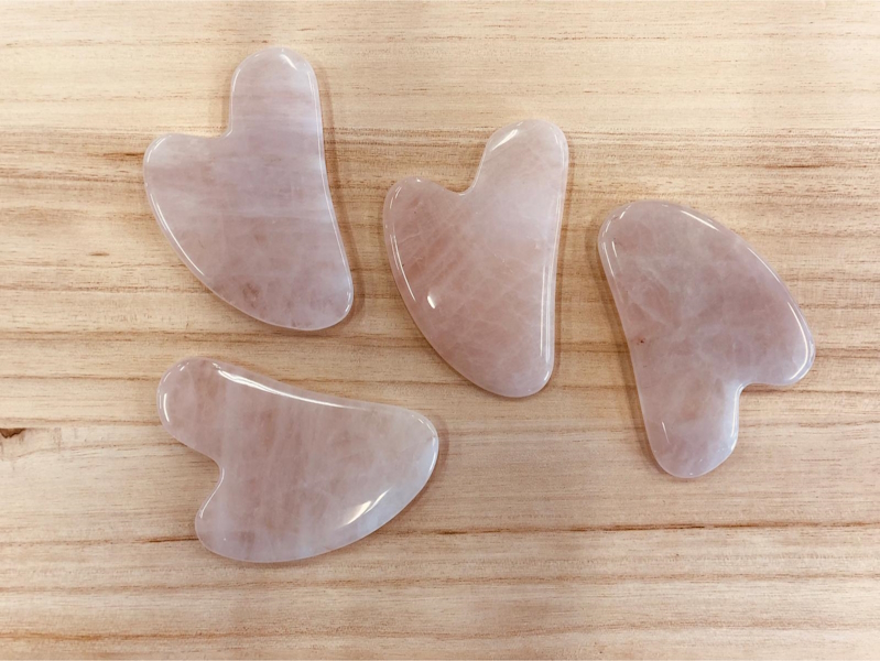 Gua Sha cuarzo rosa corazón
